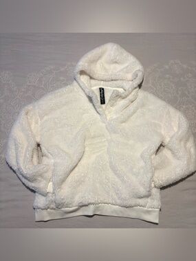 Lukka Lux White Plush Hooded Pullover Sweatshirt - M